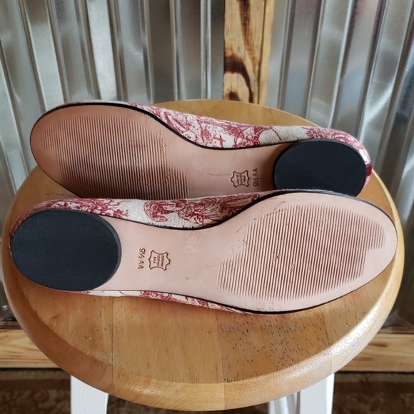 Flat Shoes - Picture 2 of 4